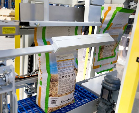 SAS Automation - FBG 22/25/50- Fixed Bag Gripper SAS Automation introduces  a family of adjustable width bag grippers in 22, 25 and 50kg payloads for  palletizing plastic, woven cloth or paper bags.